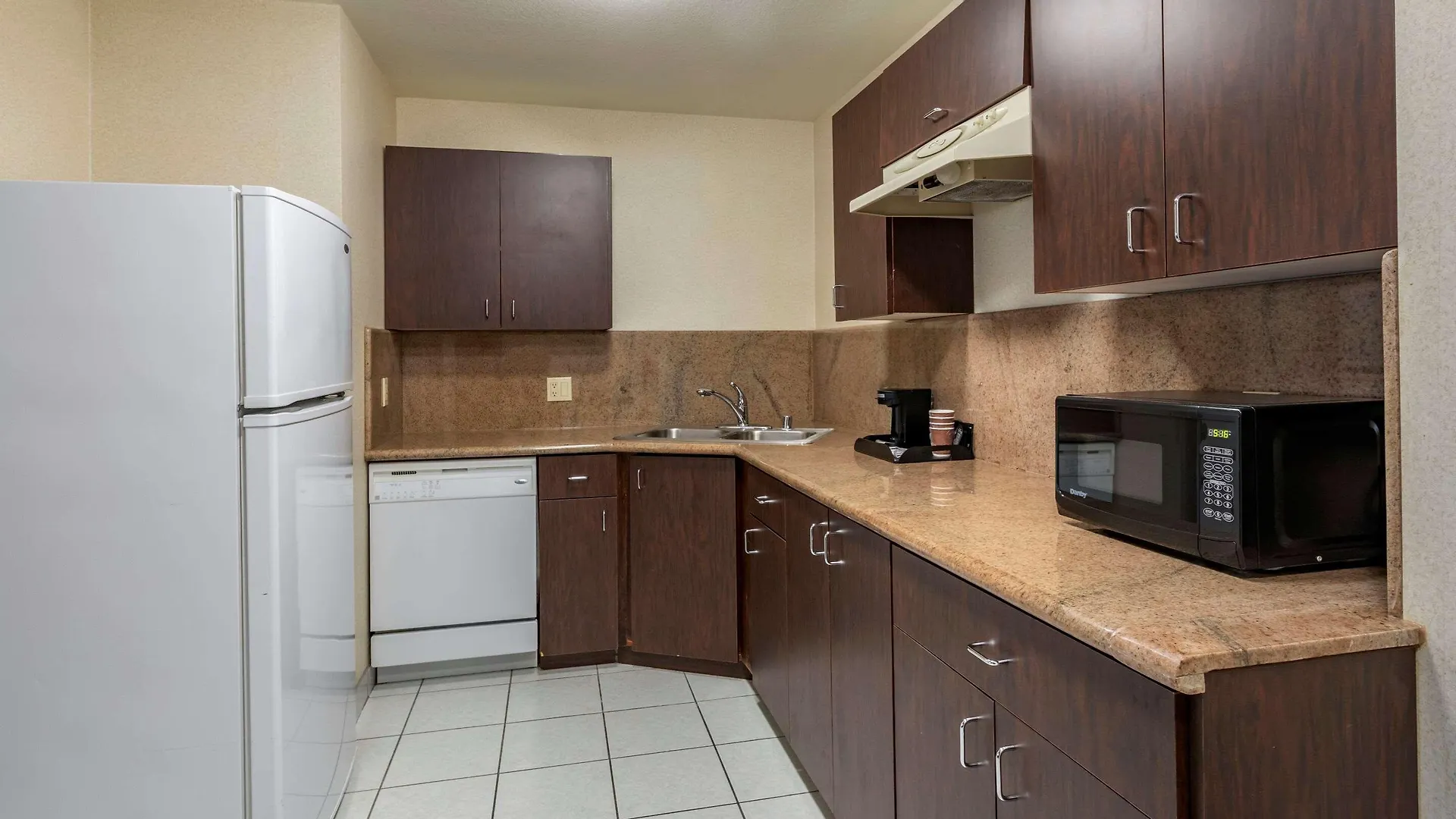 Citrus Suites Redlands Loma Linda Hotel